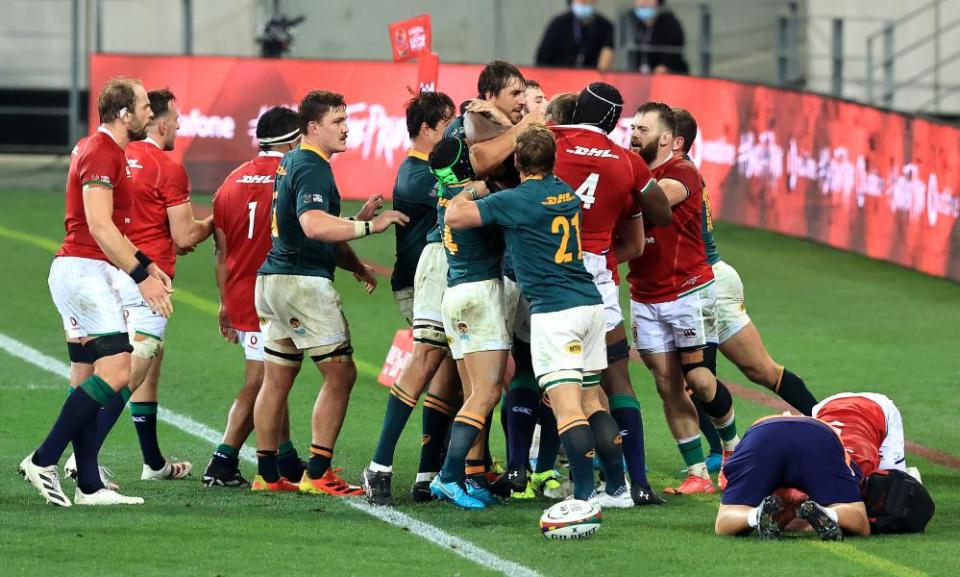 Players from both sides grapple after one of the game’s key flashpoints, Cheslin Kolbe’s tackle on Conor Murray.