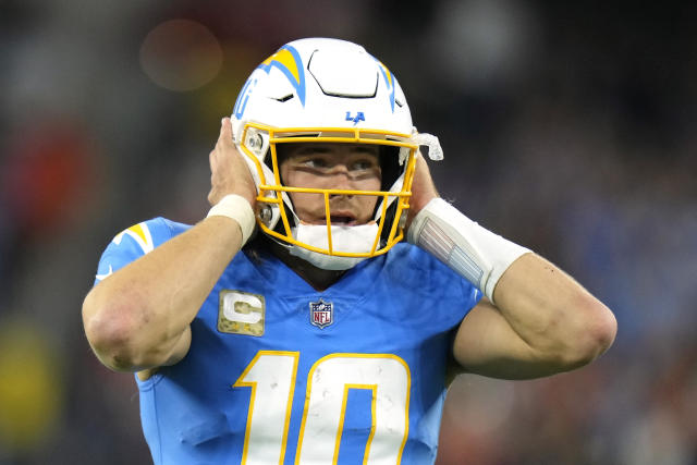 Los Angeles Chargers quarterback Justin Herbert warms up before an NFL  football game against the Kansas City Chiefs, Thursday, Dec. 16, 2021, in  Inglewood, Calif. (AP Photo/Ashley Landis Stock Photo - Alamy