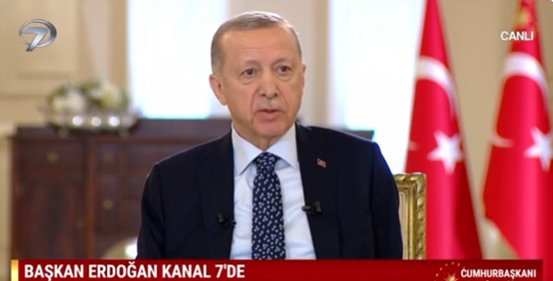 Erdogan interrompt une interview en direct à cause d’une grippe intestinale