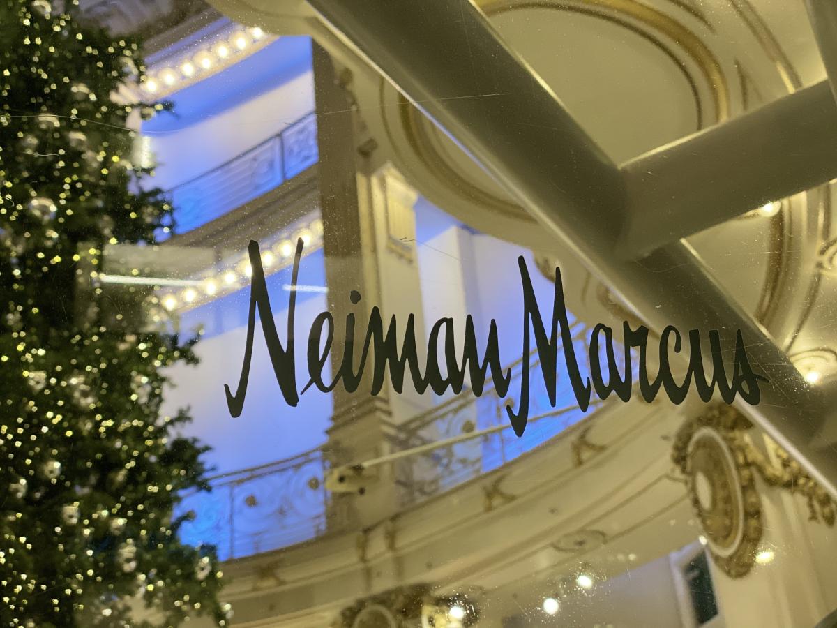 Neiman Marcus Backs Away From Discount Business - WSJ