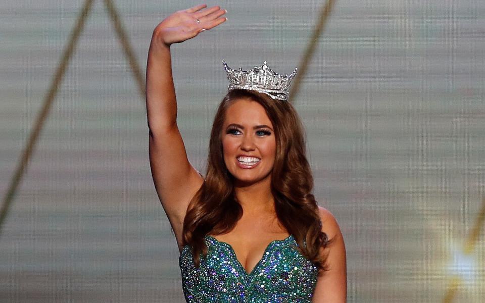 Former Miss America Cara Mund was defeated - REUTERS/Carlo Allegri