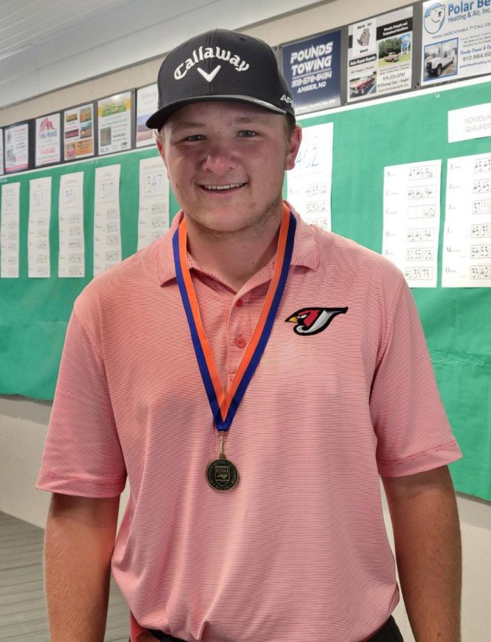 Jacksonville&#39;s Tyler Jones finished in a three-way tie for first place in the NCHSAA 3-A East Regional golf championships. 