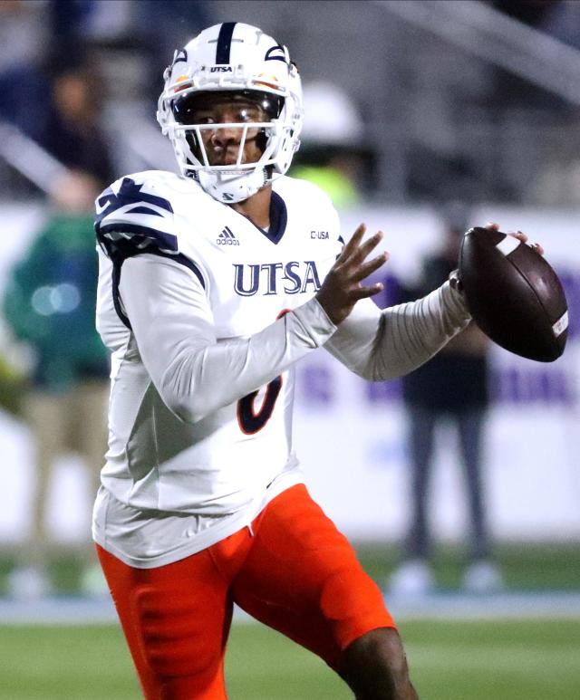 UTSA quarterback day-to-day entering Tennessee game. Here's the