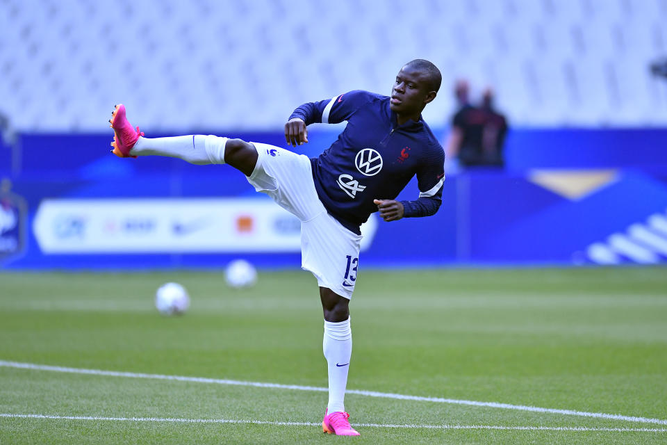 N'golo Kante wärmt sich vor einem Spiel auf. (Bild: Aurelien Meunier/Getty Images)