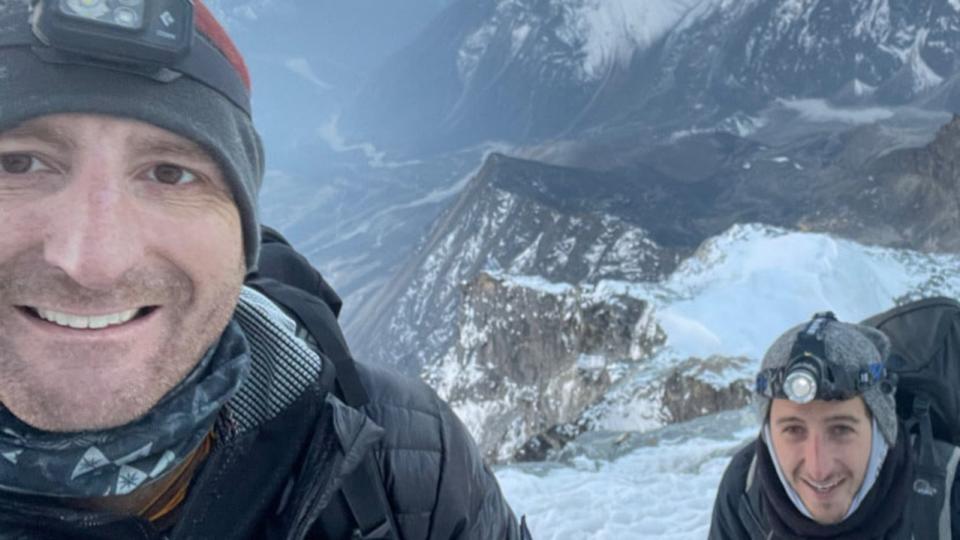 images of jason kennison at mt everest