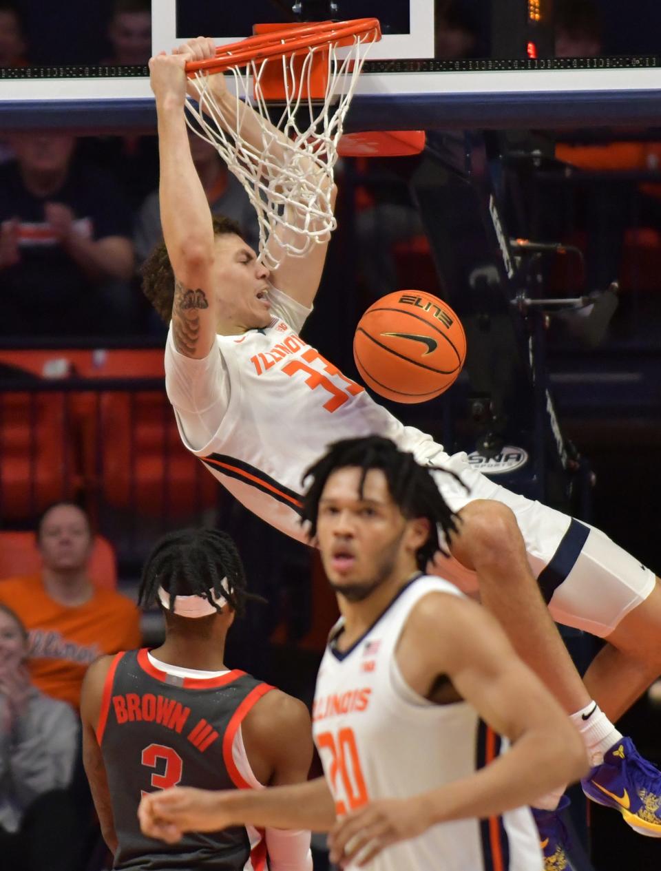 llinois forward Coleman Hawkins dunks against Ohio State.