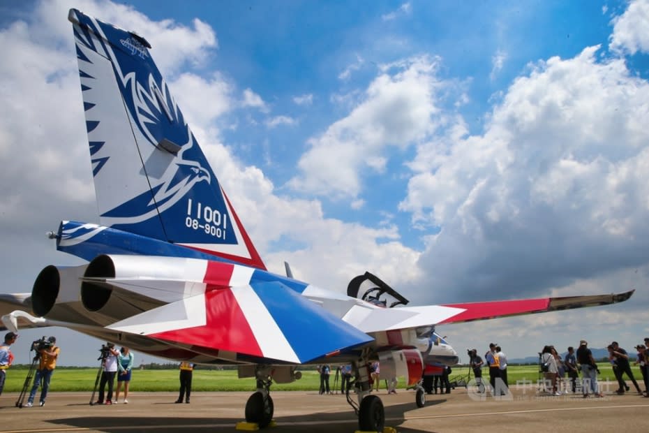 空軍一架F-5E戰機不幸墜海，勇鷹高級教練機（圖）未來將取代F-5部訓機，國防部今天表示，F-5預計113年第4季完成汰除，另勇鷹高教機同年就能完成45架生產。（中央社檔案照片）