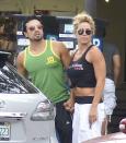 Gabriel Valenzuela fue captado paseando en Miami con su nueva novia millonaria.