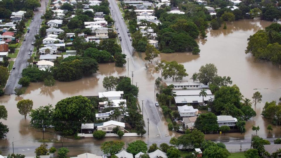 Townsville flooding: Water levels in the Ross River Dam dropped to 211 <g class=