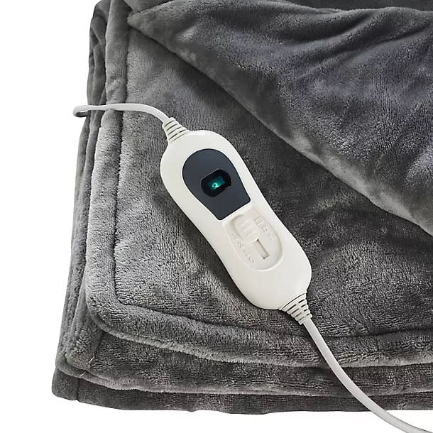 The temperature controller is removable so you can wash the blanket. (Lakeland)