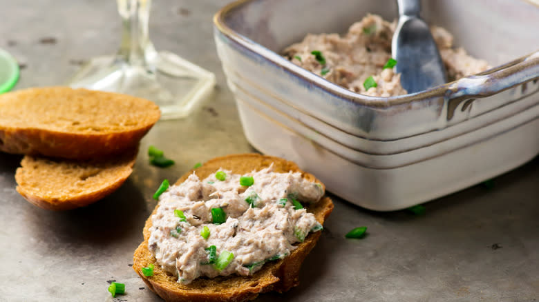 Pâté salad on bread