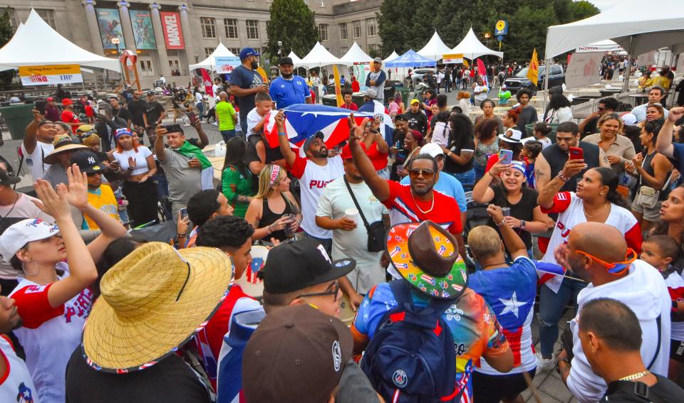 Expect to hear cries of "¡Bailemos!" ("Let's dance!") among the lively throngs sure to turn out at Festival Latino in Genoa Park on Saturday and Sunday.