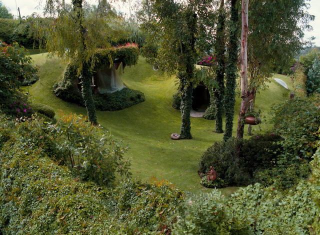 FOTOS | Esta casa hobbit está integrada a la perfección en la naturaleza