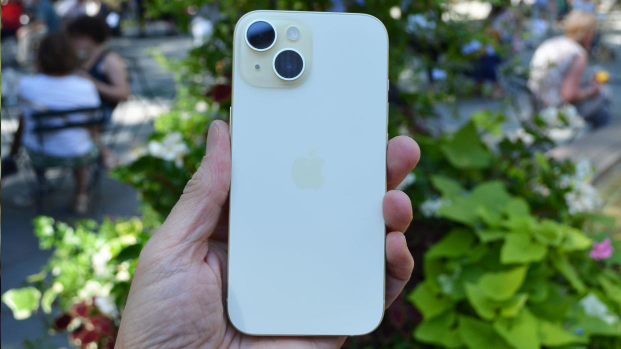  IPhone 15 review images. 