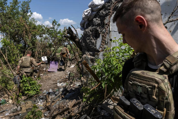 Ukrainian Soldiers Adapt to Fighting in Abandoned Russian Trenches