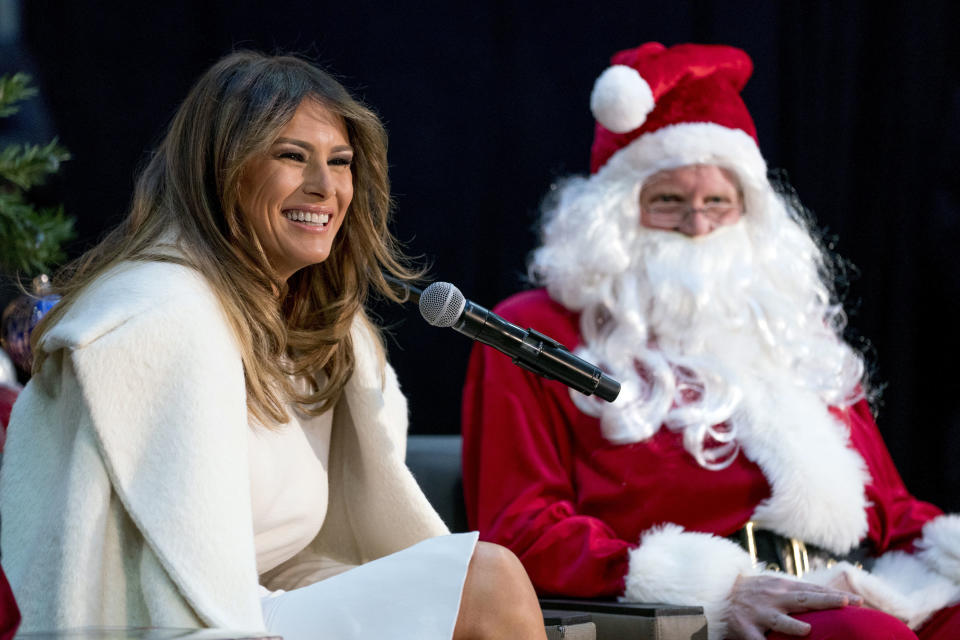 <p>First Lady Melania Trump war zu Besuch im Krankenhaus „Children’s National Medical Center“ in der US-Hauptstadt Washington, D.C. Sie las aus dem Buch „Der Polarexpress“ vor und stellte sich den Fragen der Kinder. (Bild: dpa) </p>