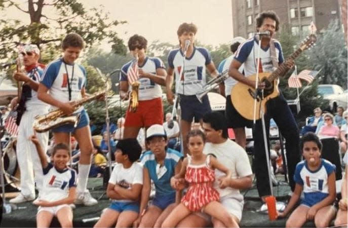 Fiesta Hispana dimulai pada tahun 1983 dan berlangsung selama 30 tahun membawa budaya, hiburan, dan vendor Latin ke jalanan Rockford.