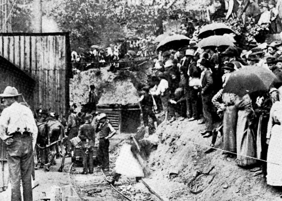 People gather at the entrance to the Fraterville Mine in May 1902 after an explosion claimed the lives of 216 miners. It was Tennessee's worst mine disaster.