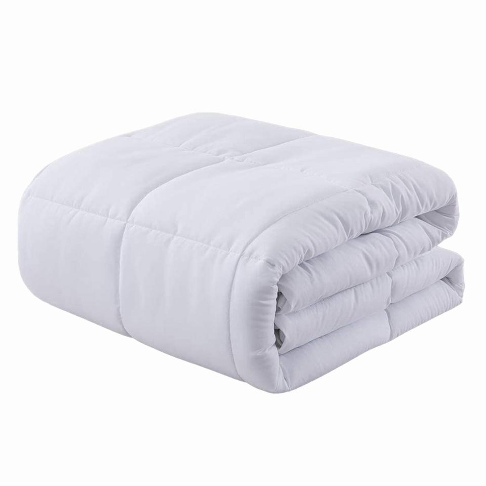 DOWNCOOL Down Alternative Quilted Comforter