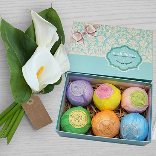 best Christmas gifts for mom - Natural Spa Bath Bomb Gift Set