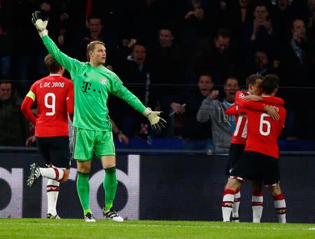 Bayern Munich's goalkeeper Manuel Neuer reacts after PSV Eindhoven's Santiago Arias scored. PSV Eindhoven v Bayern Munich - Champions League Group Stage - Group D - PSV Stadium, Eindhoven, Netherlands - 01/11/16. REUTERS/Michael Kooren