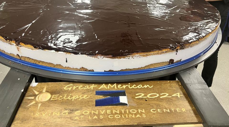 This gigantic dessert is set to weigh between 150-180 pounds, measure five feet in diameter by four inches thick, and contain 1,400 servings.