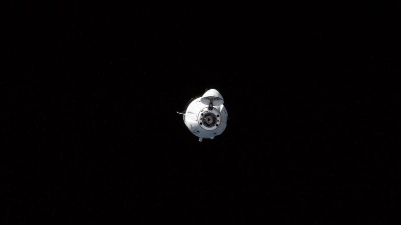 SpaceX Crew Dragon approaching the ISS on May 23, 2023. On board is the Axiom-2 crew. 