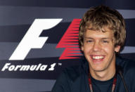 Sebastian Vettel aterrizó en la Fórmula 1 en 2007 con solo 19 años. Debutó con BMW Sauber en el Gran Premio de Estados Unidos, aunque posteriormente se unió a Toro Rosso, escudería que defendió durante temporada y media. (Foto: Daniel Maurer / AP).