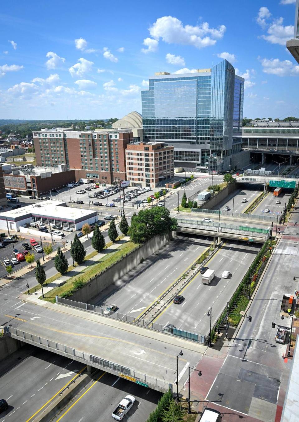 The South Loop project would put a cap over Interstate 670 in downtown Kansas City, creating a large, urban park that would connect the city’s business district and the Crossroads Arts District.