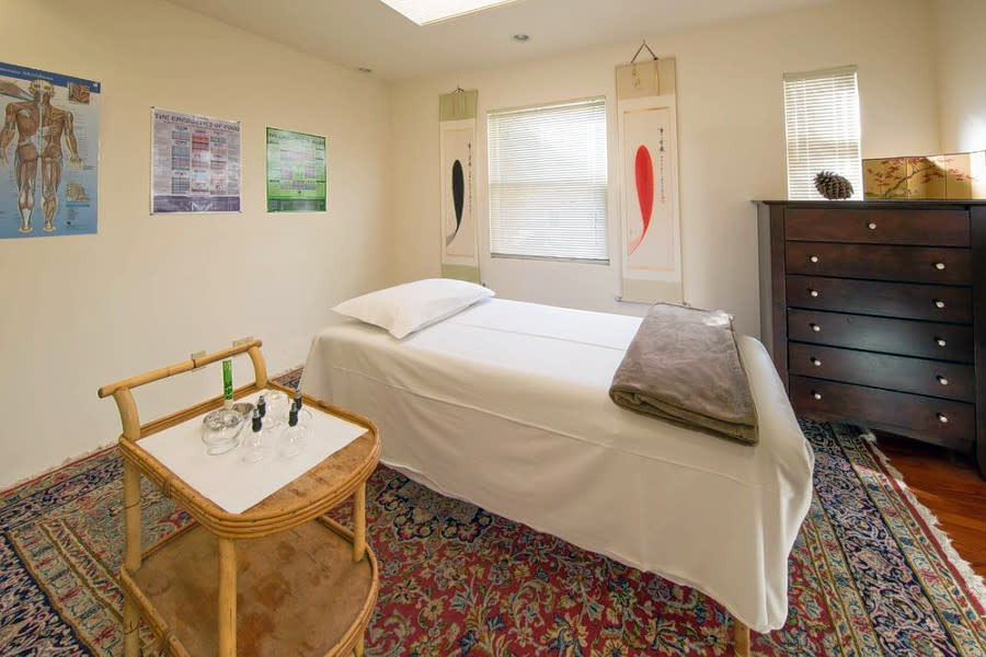 <b>Photo: golden leaf acupuncture/<a href="https://yelp.com/biz_photos/golden-leaf-acupuncture-berkeley-2?utm_campaign=ad5b2e0a-67fc-4c4e-a29e-ea5522b33006%2Ca4f82d26-64f9-4f88-982e-4ab43df0acd6&utm_medium=81024472-a80c-4266-a0e5-a3bf8775daa7" rel="nofollow noopener" target="_blank" data-ylk="slk:Yelp;elm:context_link;itc:0;sec:content-canvas" class="link ">Yelp</a></b>