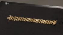 Das Goldarmband aus den 1960er-Jahren war ziemlich massiv und hatte einen Schätzwert von 2.000 bis 2.300 Euro. (Bild: ZDF)