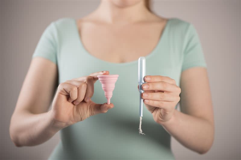 月亮杯、衛生棉條在使用上要格外小心，避免不慎感染引起中毒性休克症候群。(示意圖／翻攝自Pixabay)