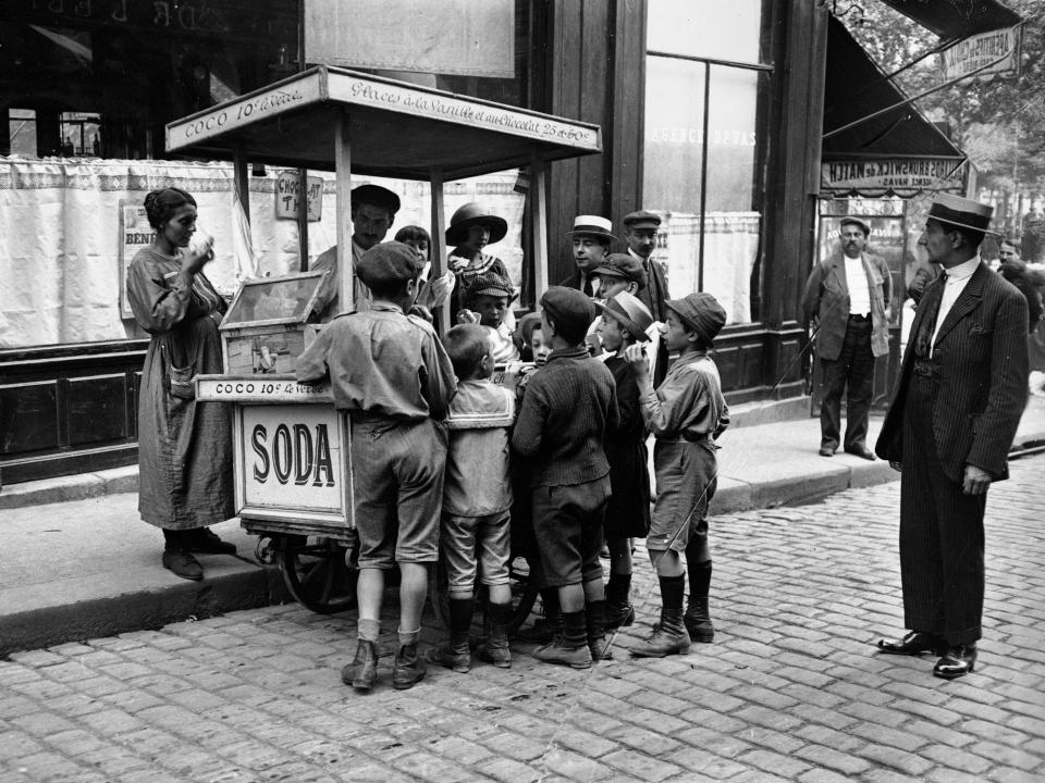 kids ice cream soda stand paris 1920