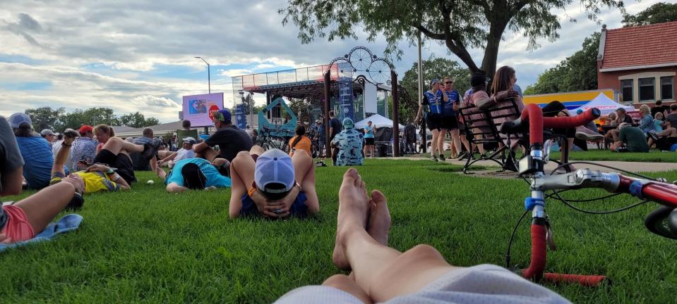 Town squares in overnight towns on RAGBRAI are nice places for cat naps.