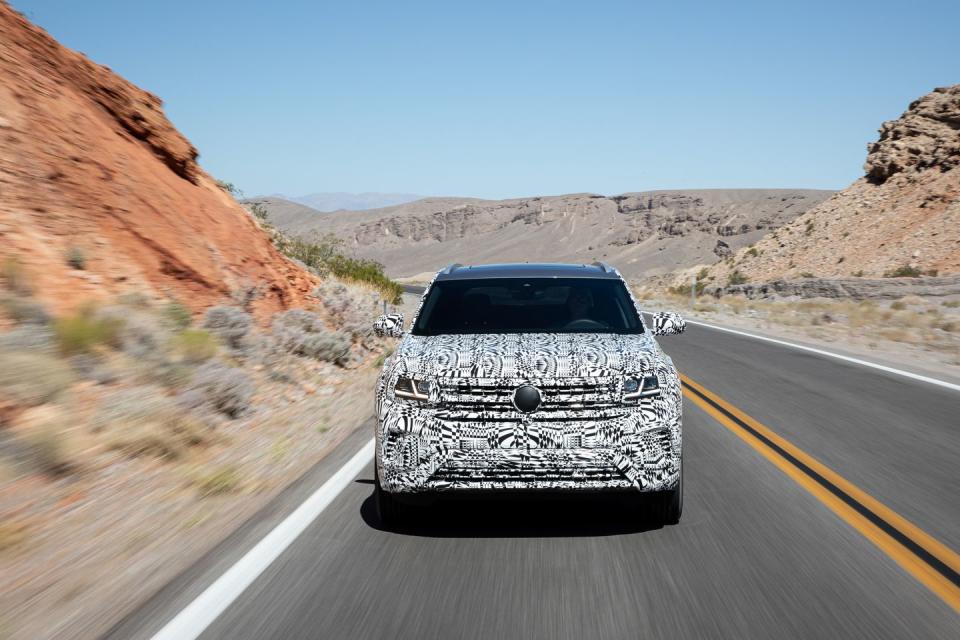 View Photos of the 2020 Volkswagen Atlas Cross Sport