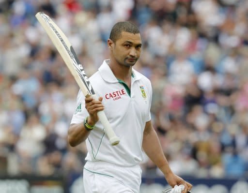 Alviro Petersen of South Africa acknowledges the crowd following his dismissal after scoring 182 runs during the second Test match between England and South Africa at Headingley Carnegie in Leeds. England made a solid start to their reply after South Africa stretched their first innings to 419