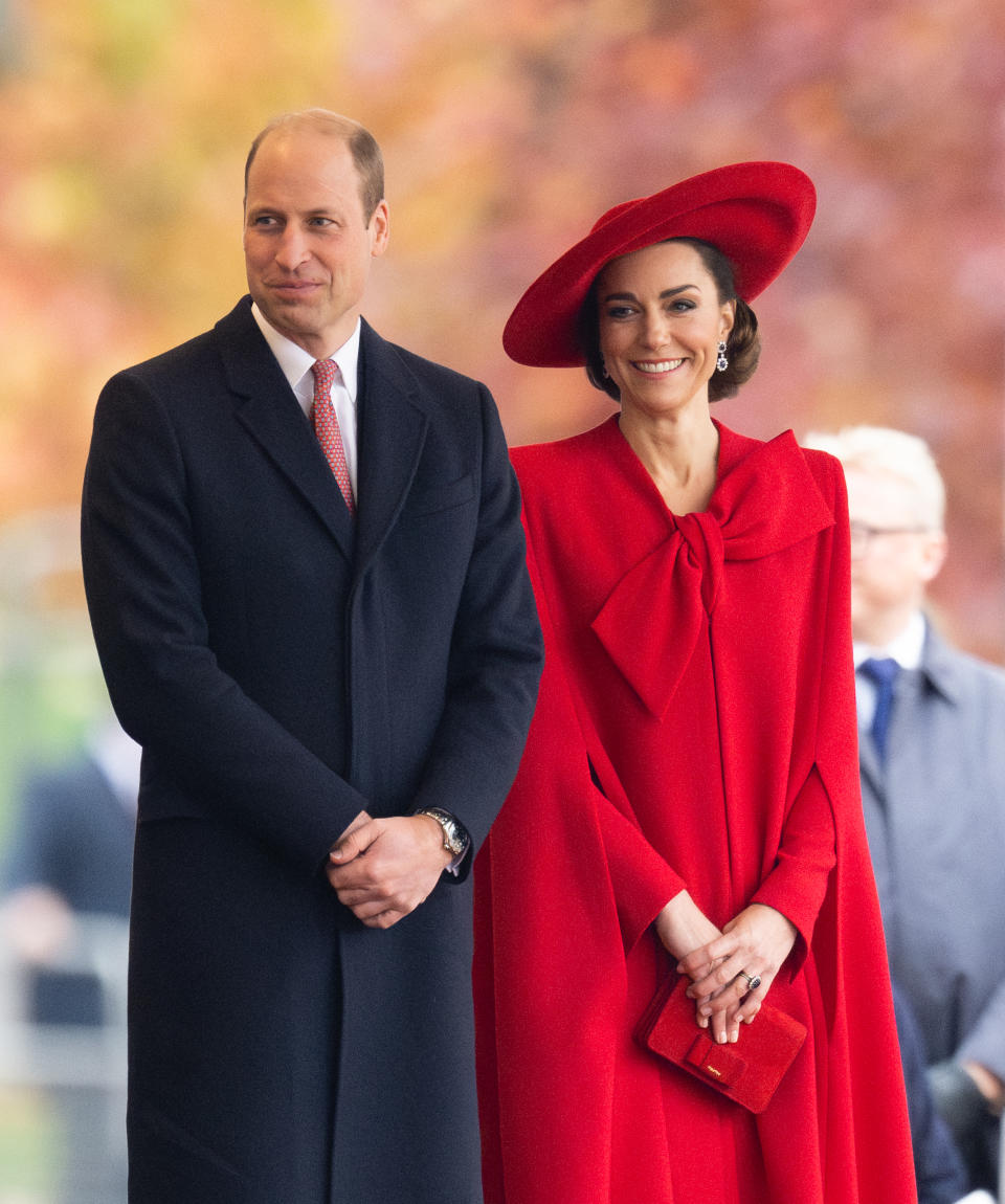 LONDON, ENGLAND - NOVEMBER 21: Prince William, Prince of Wales and Catherine, Princess of Wales attend a ceremonial welcome for The President and the First Lady of the Republic of Korea at Horse Guards Parade on November 21, 2023 in London, England. King Charles is hosting Korean President Yoon Suk Yeol and his wife Kim Keon Hee on a state visit from November 21-23. It is the second incoming state visit hosted by the King during his reign.  (Photo by Samir Hussein/WireImage)