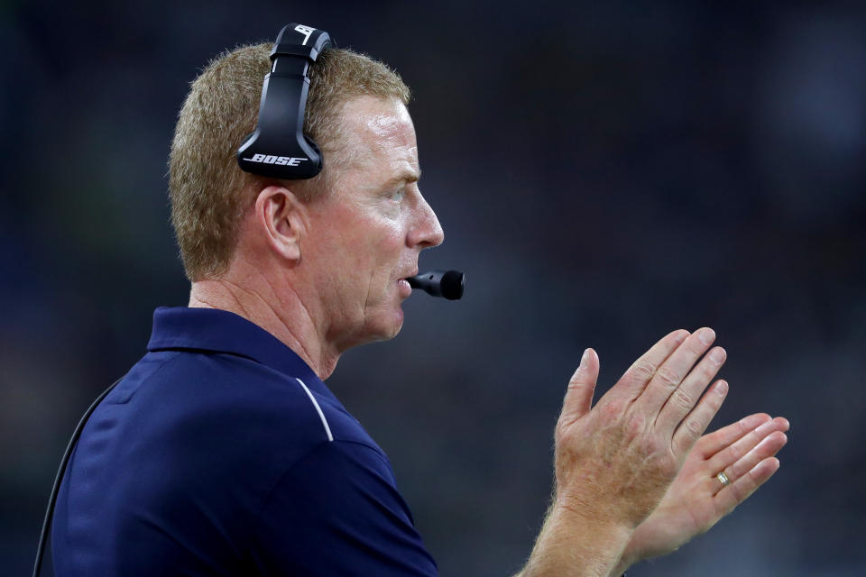 ARLINGTON, TEXAS - OCTOBER 20: Head coach Jason Garrett of the Dallas Cowboys leads the Dallas Cowboys against the Philadelphia Eagles in the second quarter at AT&T Stadium on October 20, 2019 in Arlington, Texas. (Photo by Tom Pennington/Getty Images)