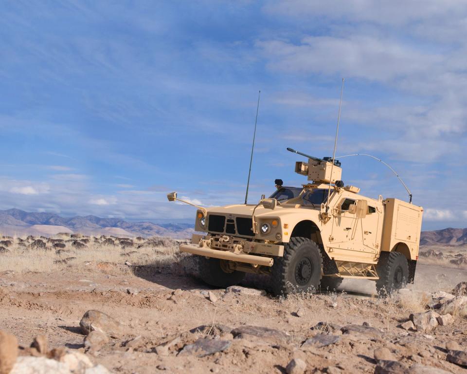 oshkosh m atv mrap with 30mm m230lf chain gun