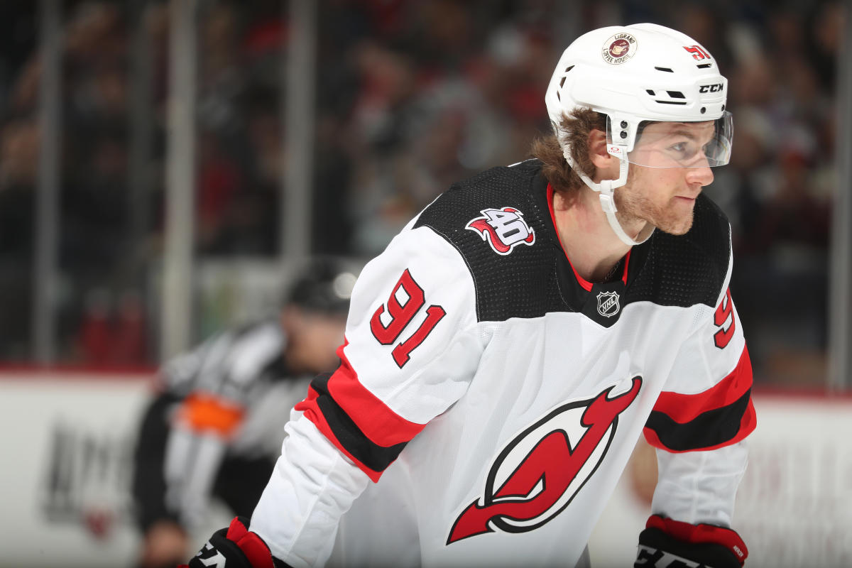 Fantasy Hockey Waiver Wire Pickups: Tyler Bertuzzi, Tom Wilson