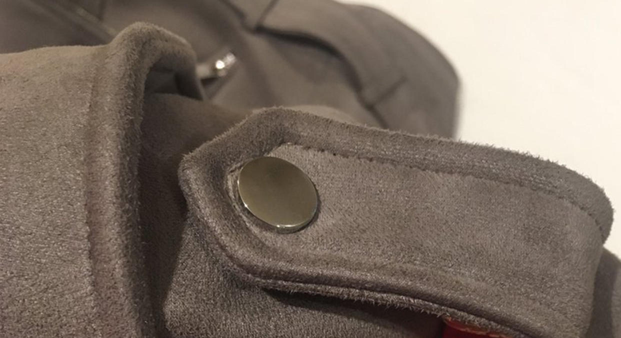 The shoulder button on your jacket has a surprising purpose. [Photo: Twitter]