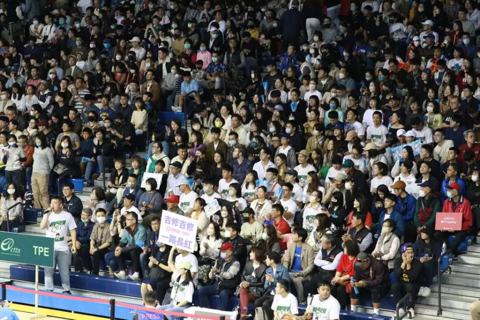 連兩天滿場觀眾讓台灣球員受到很大的激勵。李琢攝