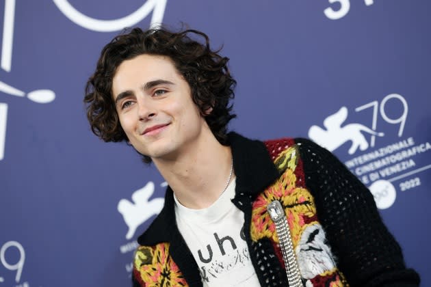 Crowd of Timothée Chalamet Fans Shut Down 'Bones and All' Premiere