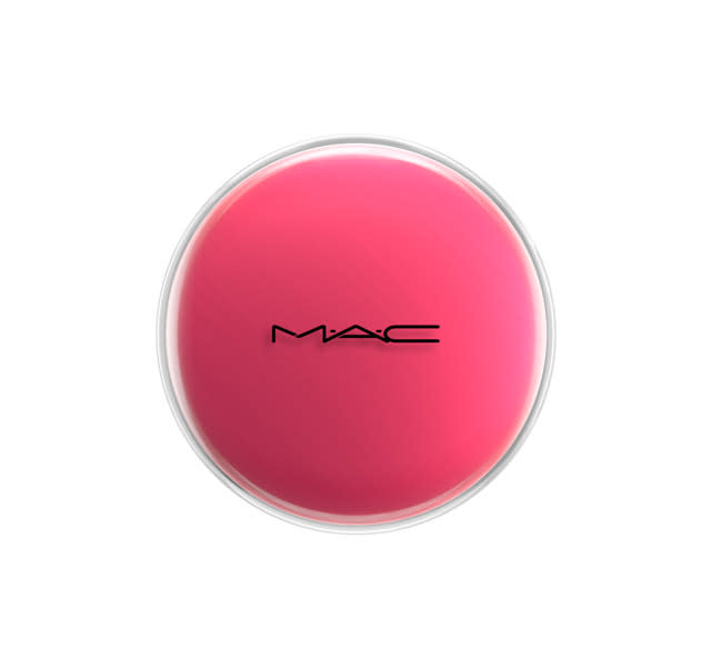 MAC Chromacake in Basic Red