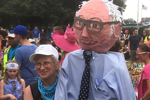 Dnc Scenes From A Bernie Sanders Rally Photos 