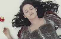 <a href="http://uk.movies.yahoo.com/blogs/editors-20111013/snow-white-huntsman-teaser-trailer-lands-online-145517751.html" data-ylk="slk:'Snow White and the Huntsman' trailer lands online;elm:context_link;itc:0;sec:content-canvas;outcm:mb_qualified_link;_E:mb_qualified_link;ct:story;" class="link  yahoo-link">'Snow White and the Huntsman' trailer lands online</a>