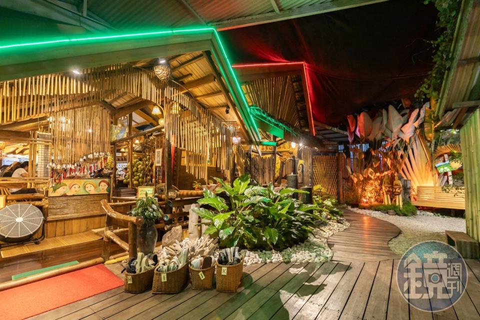 「Kalui Restaurant」用餐區後方，是半戶外的設計，在各種藝術裝置加持下很適合來張網美照。
