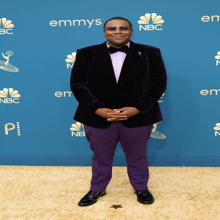 Kenan Thompson in a tux on the red carpet