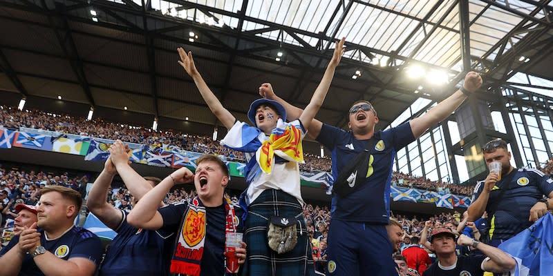 Schottland-Fans beim Spiel gegen die Schweiz in Köln<span class="copyright">Imago</span>