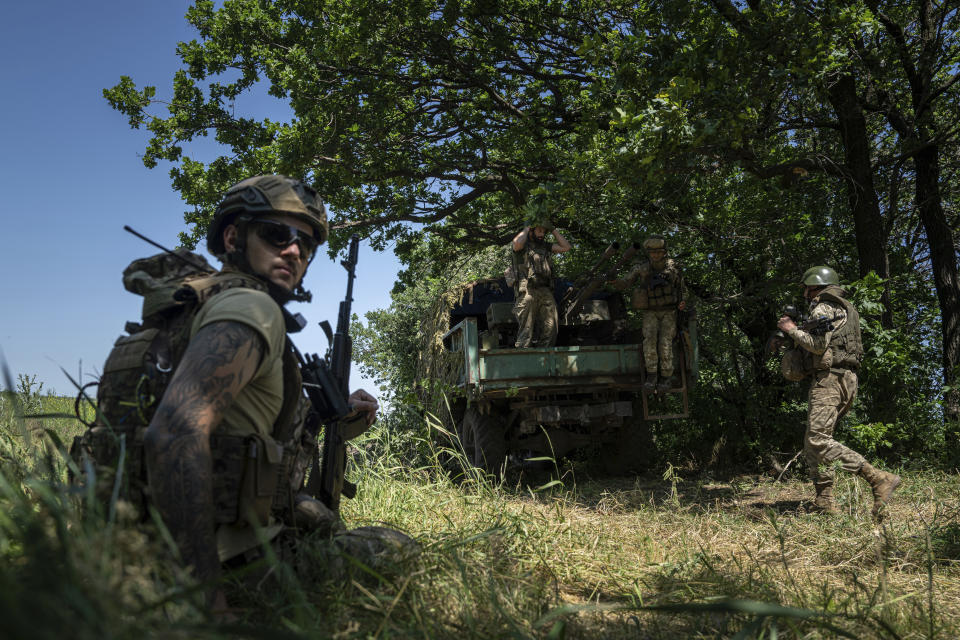 烏克蘭軍方高層聲稱反攻行動每天都有進展，也坦承有些地區的攻勢受到俄軍頑強抵抗。(畫面來源：AP)